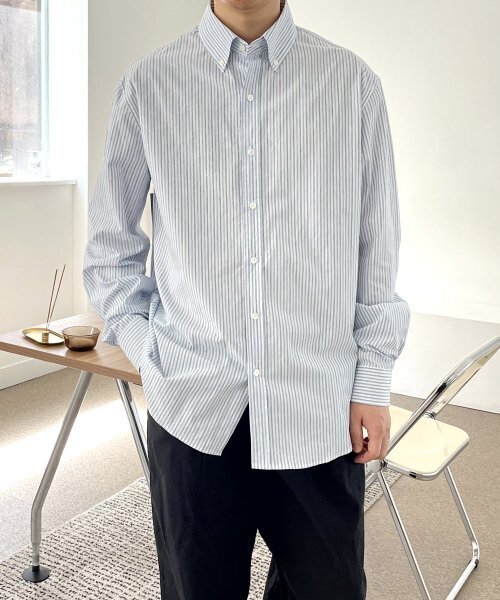 YOUNEEDGARMENTS(ユーニーズガーメンツ)の「イブニングBDシャツ(マルチストライプ)(シャツ/ブラウス・メンズ・その他・40/38)」の1枚目の写真
