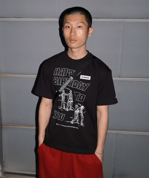 FIELDMANUAL(フィールドマニュアル)の「ハッピーバースデーTシャツブラック(Tシャツ/カットソー・メンズ・その他・SMALL/LARGE)」の2枚目の写真