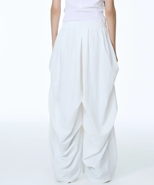 71TO96(チル ハナ トゥ グユク)の「Girdle Skirt Silhouette Pants (White)(その他パンツ・レディース・ホワイト・FREE)」の3枚目の写真