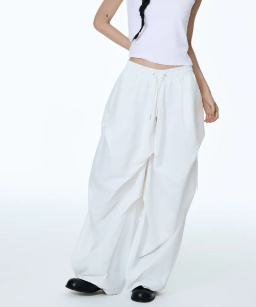 71TO96(チル ハナ トゥ グユク)の「Girdle Skirt Silhouette Pants (White)(その他パンツ・レディース・ホワイト・FREE)」の4枚目の写真