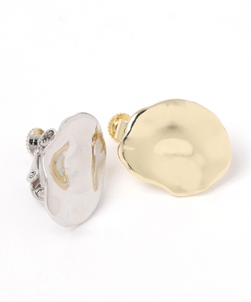 niko and...（ニコアンド）の「メタル変形イヤリング（イヤリング・レディース・イエロー/グレー・0）」の4枚目の写真