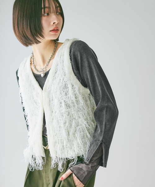 PAGEBOY(ページボーイ)の「ループアミベスト(ベスト・レディース・ブラック/グレー/オフホワイト・FREE)」の2枚目の写真