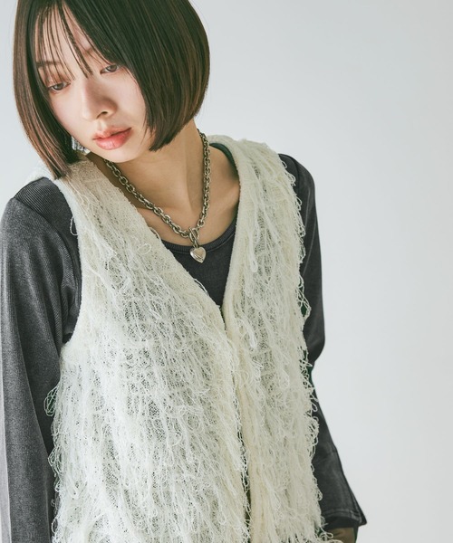 PAGEBOY(ページボーイ)の「ループアミベスト(ベスト・レディース・ブラック/グレー/オフホワイト・FREE)」の4枚目の写真