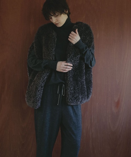 ETRE TOKYO（エトレトウキョウ）の「パイピングミリタリーポンチョ