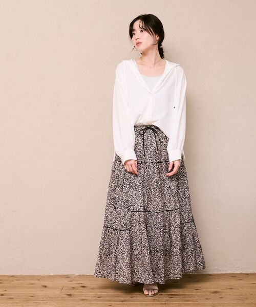 le.coeur blanc（ルクールブラン）の「Fanaka別注フラワー柄スカート（スカート・レディース・ブラック系その他・38）」の7枚目の写真