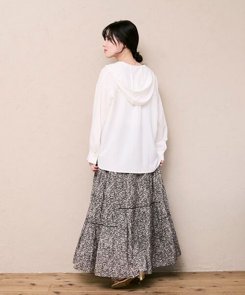 le.coeur blanc（ルクールブラン）の「Fanaka別注フラワー柄スカート（スカート・レディース・ブラック系その他・38）」の10枚目の写真