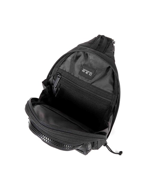 Samsonite(サムソナイト)の「サムソナイトレッド ENDERBY スリングバッグ(ボディバッグ/ウエストポーチ・メンズ・サンドベージュ/ブラック/グレー・ONE SIZE)」の5枚目の写真