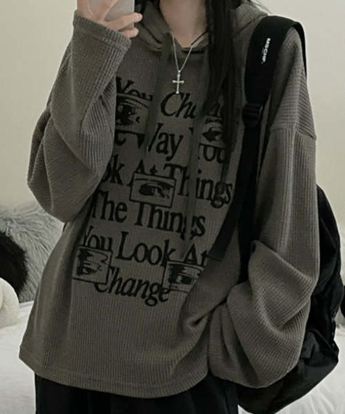 VIVID LADY(ビビッドレディー)の「ワッフル プルオーバーパーカー フード付き トップス(Tシャツ/カットソー・レディース・カーキ/ブラック/グレー/ベージュ・FREE)」の2枚目の写真