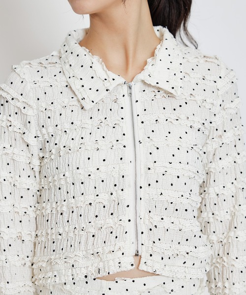 REDYAZEL(レディアゼル)の「ミニフリルZIPブラウス×ミニフリルフレアロングスカートセットアップ(セットアップ・レディース・ブラック/オフホワイト/ピンク・FREE)」の4枚目の写真