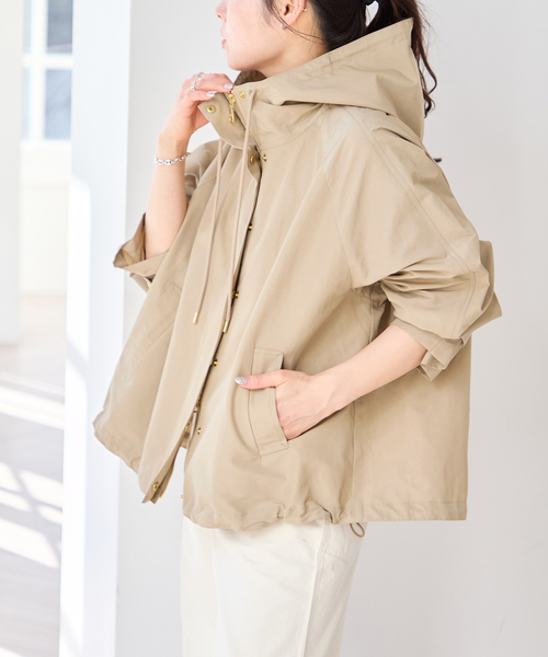 U by SPICK&SPAN（ユーバイスピックアンドスパン）の「コットン/ナイロングログランフレアブルゾン（マウンテンパーカー・レディース・モカ/ベージュ/ブラック・36/38）」の2枚目の写真