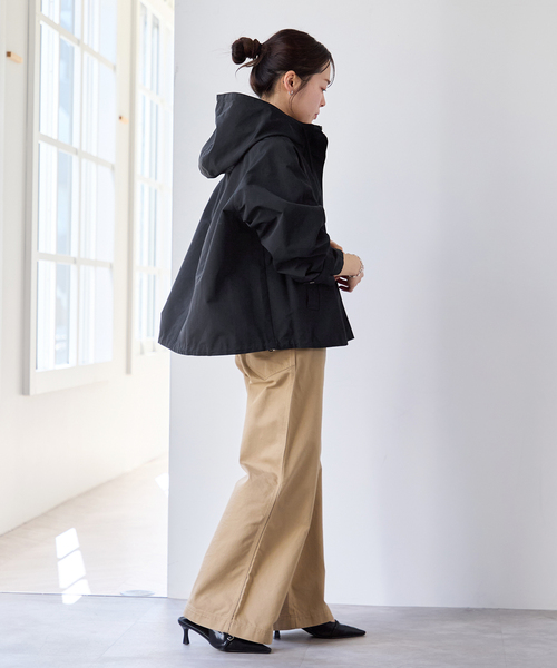 U by SPICK&SPAN（ユーバイスピックアンドスパン）の「コットン/ナイロングログランフレアブルゾン（マウンテンパーカー・レディース・モカ/ベージュ/ブラック・36/38）」の8枚目の写真