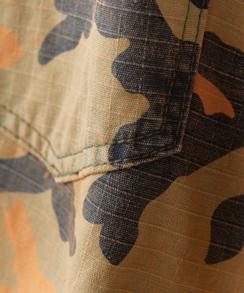 Theater code(シアターコード)の「Duck Pattern Distressed Ripstop Wide Cargo Pants / カモ柄 ダメージ加工リップストップ ワイドカーゴパンツ 2026年春夏(カーゴパンツ・メンズ・ブラウン・M/L)」の2枚目の写真