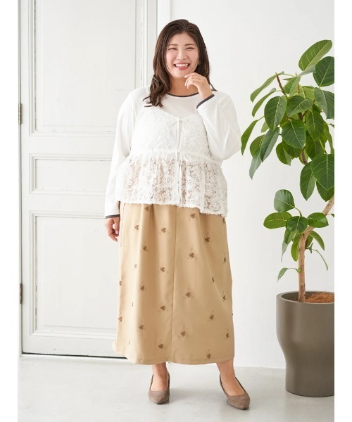 Re-J&SUPURE(リジェイアンドスプル)の「【大きいサイズ】【Sasaki Mikiコラボ】フラワー刺繍ナロースカート(スカート・レディース・ベージュ/ブラック・XXXX-LARGE/XXX-LARGE/XX-LARGE)」の9枚目の写真