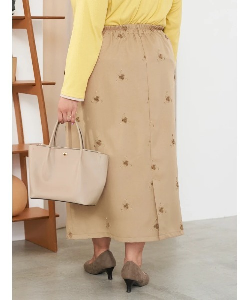 Re-J&SUPURE(リジェイアンドスプル)の「【大きいサイズ】【Sasaki Mikiコラボ】フラワー刺繍ナロースカート(スカート・レディース・ベージュ/ブラック・XXXX-LARGE/XXX-LARGE/XX-LARGE)」の16枚目の写真