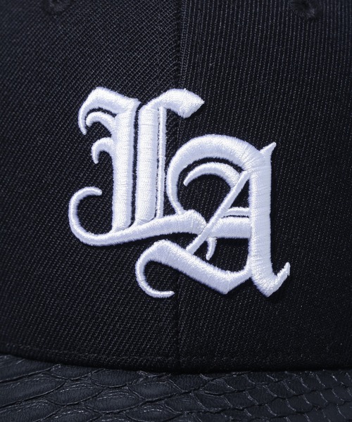 XLARGE（エクストララージ）の「CROC OLD ENGLISH CAP（キャップ・メンズ・ブラック/オリーブ/オフホワイト・ONE SIZE）」の6枚目の写真