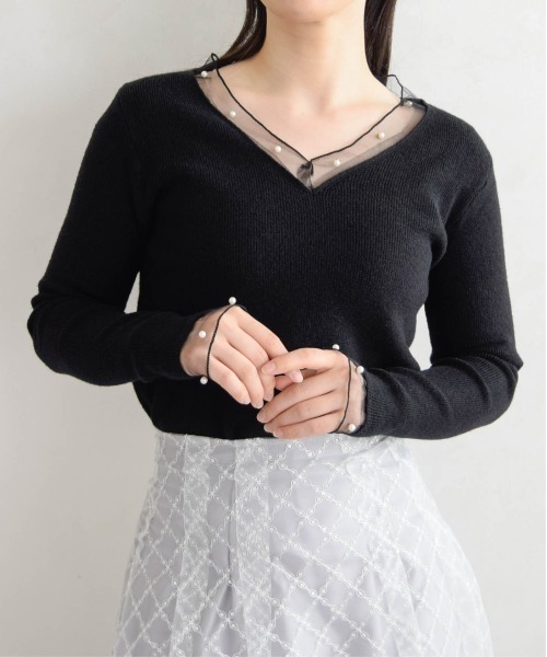 MISCH MASCH(ミッシュマッシュ)の「2026春夏新作 シアー切替フェミニンVネックニット(ニット/セーター・レディース・ホワイト/グレー/ブラック・フリ-)」の7枚目の写真