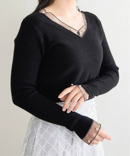 MISCH MASCH(ミッシュマッシュ)の「2026春夏新作 シアー切替フェミニンVネックニット(ニット/セーター・レディース・ホワイト/グレー/ブラック・フリ-)」の10枚目の写真