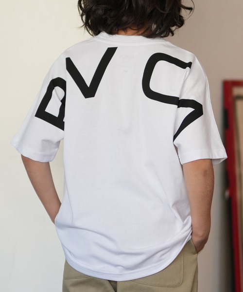 RVCA(ルーカ)の「RVCA/ルーカ 半袖 Tシャツ BACK SIDE ARCH BG045202(Tシャツ/カットソー・メンズ・ブラック/ベージュ/ホワイト・160cm/150cm/140cm/130cm)」の2枚目の写真