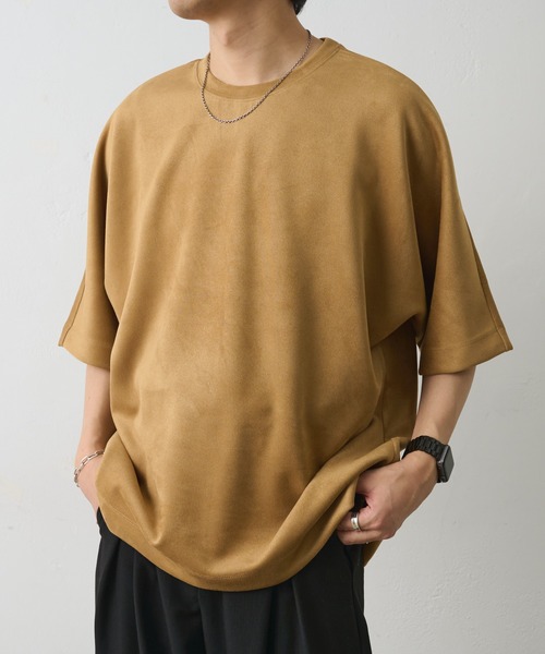 COLONY 2139(コロニートゥーワンスリーナイン)の「シンセティックスエードドルマンビッグT(Tシャツ/カットソー・メンズ・キャメル/チャコールグレー/アイボリー/ブラック・LARGE/MEDIUM)」の4枚目の写真