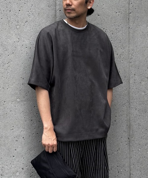 COLONY 2139(コロニートゥーワンスリーナイン)の「シンセティックスエードドルマンビッグT(Tシャツ/カットソー・メンズ・キャメル/チャコールグレー/アイボリー/ブラック・LARGE/MEDIUM)」の1枚目の写真