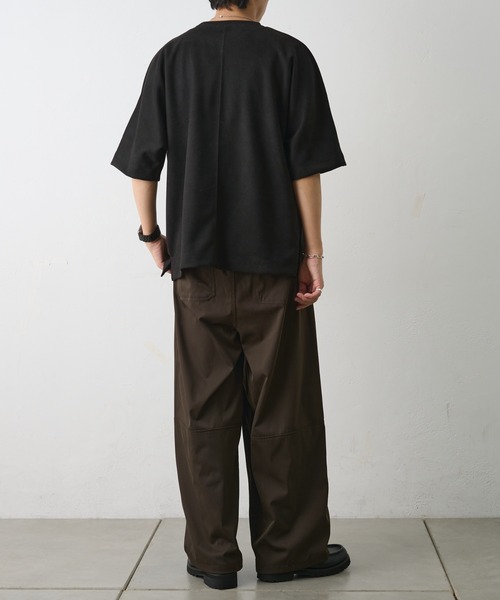 COLONY 2139(コロニートゥーワンスリーナイン)の「シンセティックスエードドルマンビッグT(Tシャツ/カットソー・メンズ・キャメル/チャコールグレー/アイボリー/ブラック・LARGE/MEDIUM)」の13枚目の写真