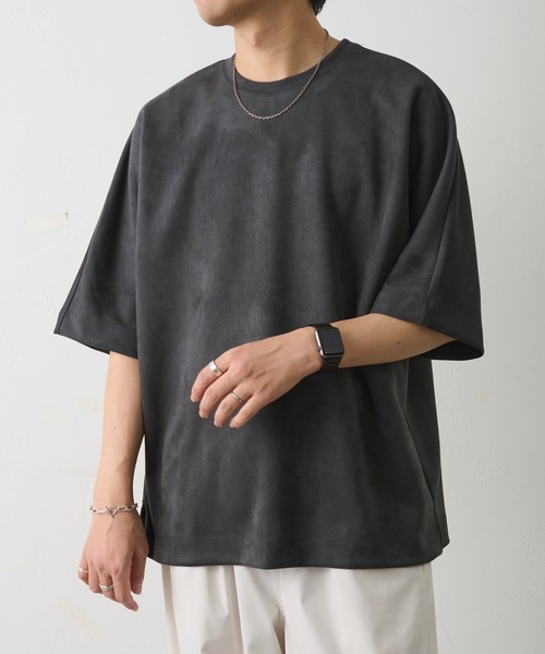 COLONY 2139(コロニートゥーワンスリーナイン)の「シンセティックスエードドルマンビッグT(Tシャツ/カットソー・メンズ・キャメル/チャコールグレー/アイボリー/ブラック・LARGE/MEDIUM)」の10枚目の写真