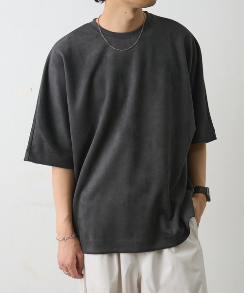 COLONY 2139(コロニートゥーワンスリーナイン)の「シンセティックスエードドルマンビッグT(Tシャツ/カットソー・メンズ・キャメル/チャコールグレー/アイボリー/ブラック・LARGE/MEDIUM)」の11枚目の写真