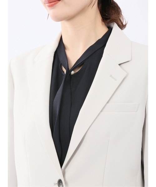 m.f.editorial（エムエフエディトリアル）の「【ストレッチ UV ウォッシャブル】m.f.エディトリアル レディース トリアセライク リラクシング 1ボタンジャケット ライトグレー(セットアップ可能)（スーツジャケット・レディース・ライトグレー・X-LARGE/LARGE/MEDIUM/S）」の11枚目の写真