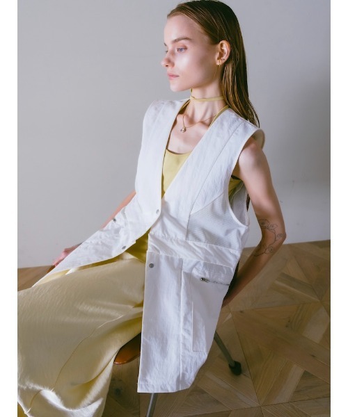 sahara(サハラ)の「Mesh Panel Nylon Vest|メッシュ切り替えナイロンベスト(ベスト・レディース・ブラック/アイボリー/カーキ・FREE)」の6枚目の写真
