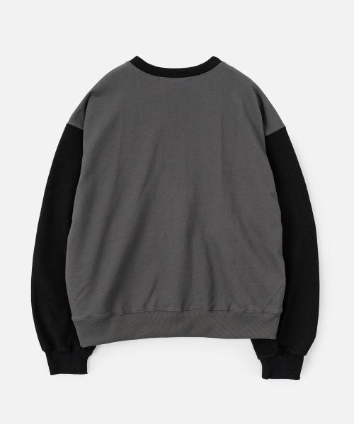 VASTIC(バスティック)の「ツートンマンツーマン_チャコール / ブラック(スウェット・メンズ・チャコール・MEDIUM/LARGE)」の2枚目の写真