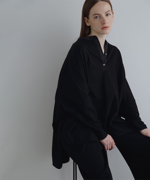 LE PHIL(ルフィル)の「◆ヴィスポンチトップス(Tシャツ/カットソー・レディース・ブラック/ホワイト・F)」の1枚目の写真
