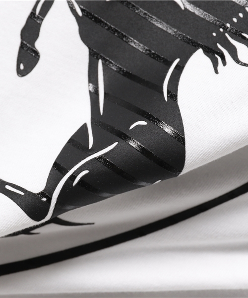 PUMA（プーマ）の「FERRARI LS ビッグシールドTシャツ（Tシャツ/カットソー・メンズ・グレー/ホワイト/レッド/ブラック・LARGE/SMALL/MEDIUM）」の8枚目の写真