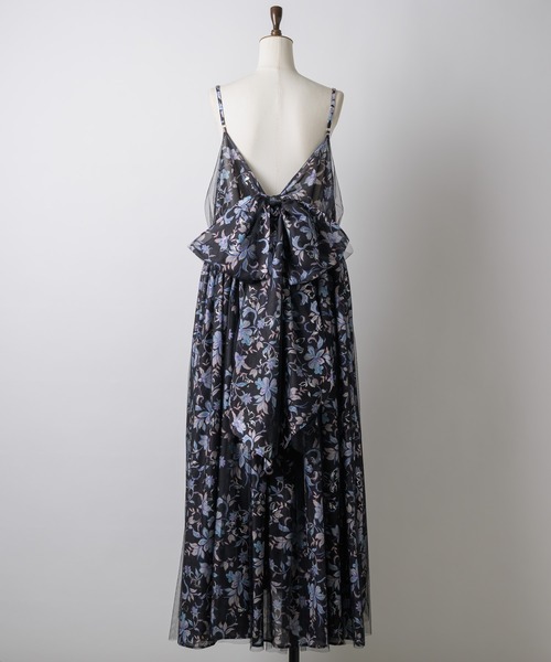 LA BELLE ETUDE（ラベルエチュード）の「オリジナルフラワー箔プリントBACKリボンキャミワンピース（ワンピース・レディース・ブラック・FREE）」の5枚目の写真