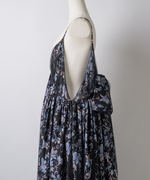 LA BELLE ETUDE（ラベルエチュード）の「オリジナルフラワー箔プリントBACKリボンキャミワンピース（ワンピース・レディース・ブラック・FREE）」の8枚目の写真