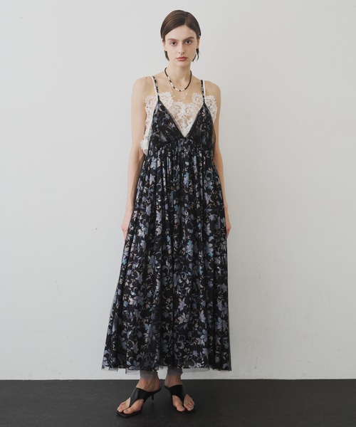 LA BELLE ETUDE（ラベルエチュード）の「オリジナルフラワー箔プリントBACKリボンキャミワンピース（ワンピース・レディース・ブラック・FREE）」の12枚目の写真