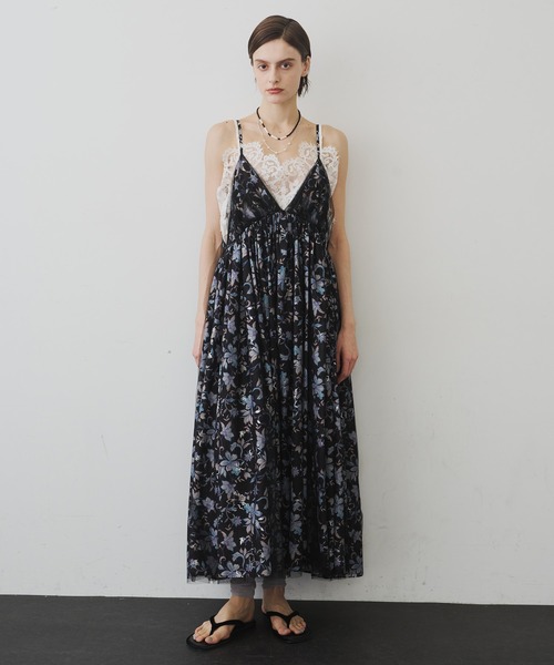 LA BELLE ETUDE（ラベルエチュード）の「オリジナルフラワー箔プリントBACKリボンキャミワンピース（ワンピース・レディース・ブラック・FREE）」の17枚目の写真