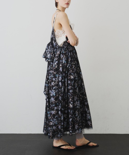 LA BELLE ETUDE（ラベルエチュード）の「オリジナルフラワー箔プリントBACKリボンキャミワンピース（ワンピース・レディース・ブラック・FREE）」の21枚目の写真