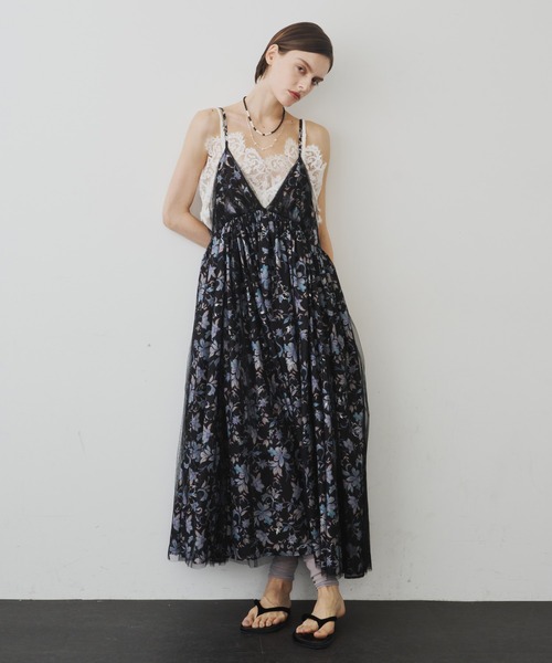 LA BELLE ETUDE（ラベルエチュード）の「オリジナルフラワー箔プリントBACKリボンキャミワンピース（ワンピース・レディース・ブラック・FREE）」の15枚目の写真