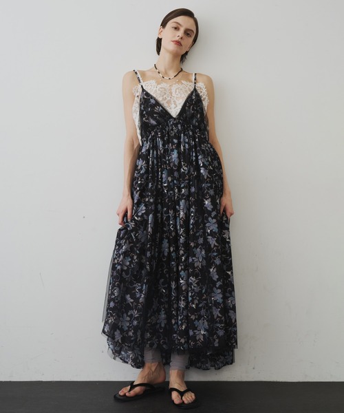 LA BELLE ETUDE（ラベルエチュード）の「オリジナルフラワー箔プリントBACKリボンキャミワンピース（ワンピース・レディース・ブラック・FREE）」の16枚目の写真