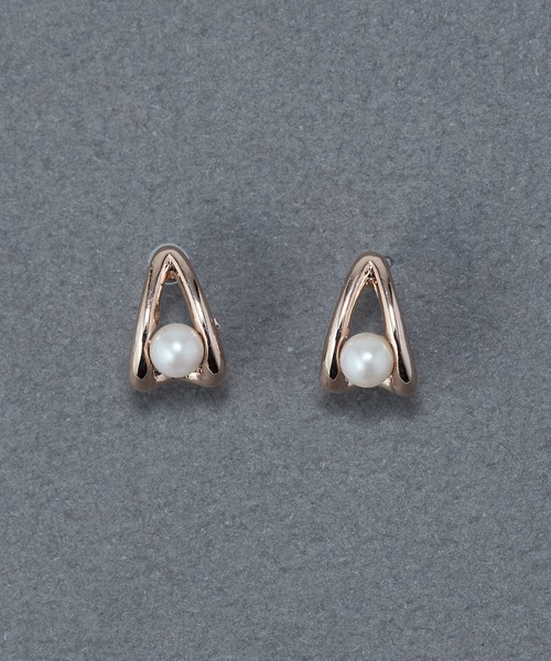 Phoebe(フィービィー)の「【金属アレルギー対応】ドロップパールセラミックポストピアス(ピアス(両耳用)・レディース・シャンパン・FREE)」の1枚目の写真