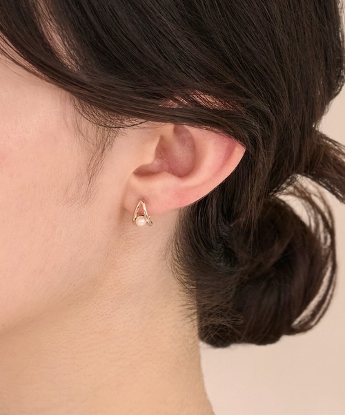 Phoebe(フィービィー)の「【金属アレルギー対応】ドロップパールセラミックポストピアス(ピアス(両耳用)・レディース・シャンパン・FREE)」の3枚目の写真