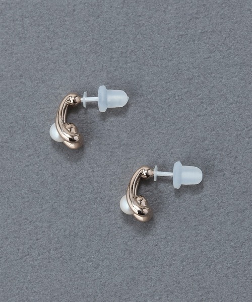 Phoebe(フィービィー)の「【金属アレルギー対応】ドロップパールセラミックポストピアス(ピアス(両耳用)・レディース・シャンパン・FREE)」の5枚目の写真