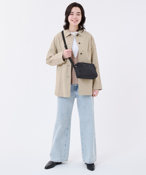 LeSportsac(レスポートサック)の「DANIELLA CROSSBODY ラインデボスブラック(ショルダーバッグ・レディース・ブラック・FREE)」の3枚目の写真