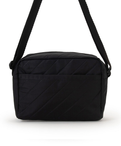 LeSportsac(レスポートサック)の「DANIELLA CROSSBODY ラインデボスブラック(ショルダーバッグ・レディース・ブラック・FREE)」の6枚目の写真