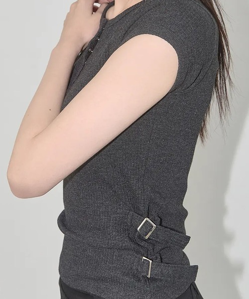 FANCY CLUB(ファンシークラブ)の「◇FANCYCLUB◇ブランド直輸入正規品/サイド バックル リブ Tシャツ SIDE BUCKLE RIBBED TEE(Tシャツ/カットソー・レディース・チャコール・FREE)」の3枚目の写真