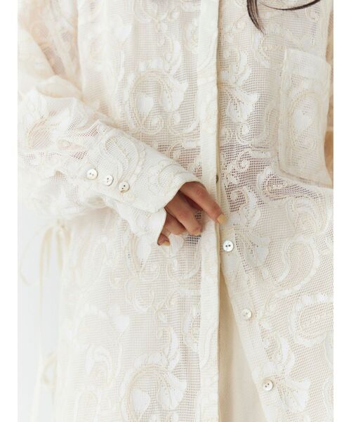 Ungrid（アングリッド）の「レース刺繍ルーズシャツ（シャツ/ブラウス・レディース・アイボリー/ブラック・FREE）」の6枚目の写真