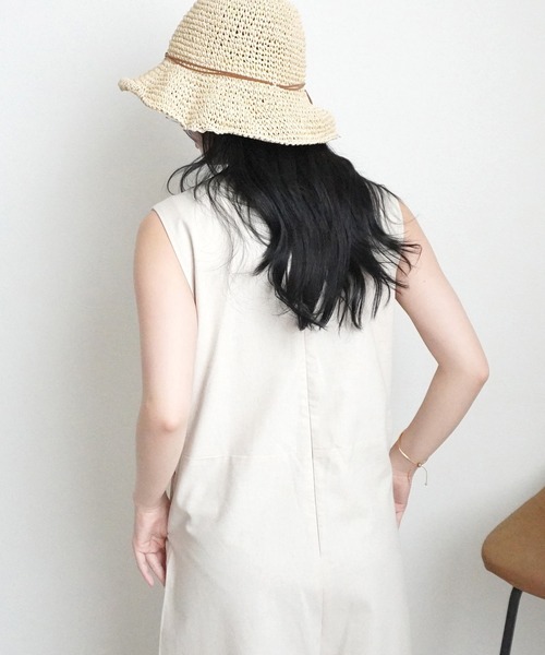 SELECT LEVERY（セレクトリベリー）の「Vネック綿麻サロペット ゆったり オールインワン（つなぎ/オールインワン・レディース・ブラック/ネイビー/オートミール/カーキ・SMALL/X-LARGE/LARGE/MEDIUM）」の19枚目の写真