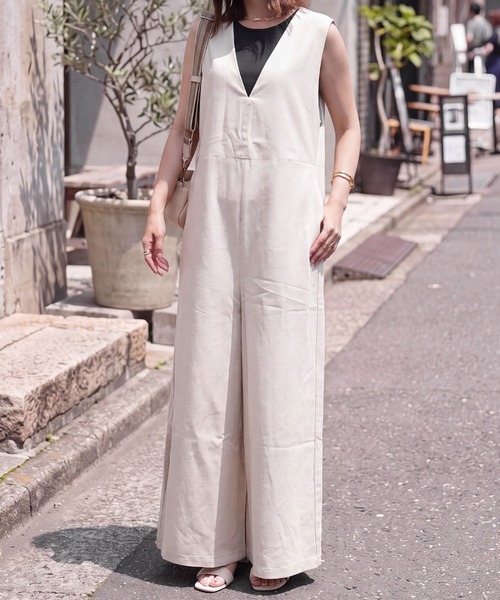 SELECT LEVERY（セレクトリベリー）の「Vネック綿麻サロペット ゆったり オールインワン（つなぎ/オールインワン・レディース・ブラック/ネイビー/オートミール/カーキ・SMALL/X-LARGE/LARGE/MEDIUM）」の17枚目の写真