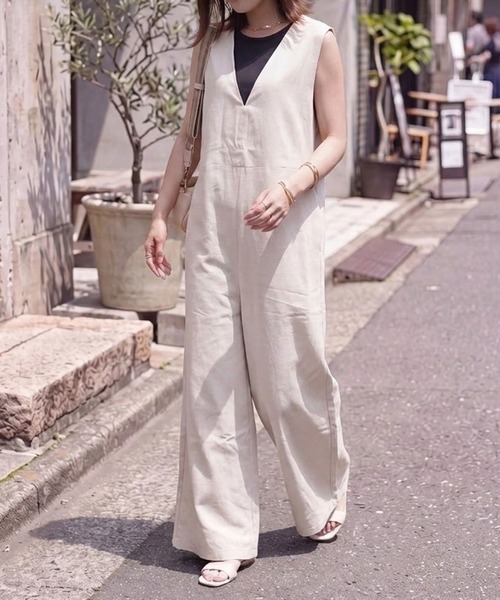 SELECT LEVERY（セレクトリベリー）の「Vネック綿麻サロペット ゆったり オールインワン（つなぎ/オールインワン・レディース・ブラック/ネイビー/オートミール/カーキ・SMALL/X-LARGE/LARGE/MEDIUM）」の16枚目の写真