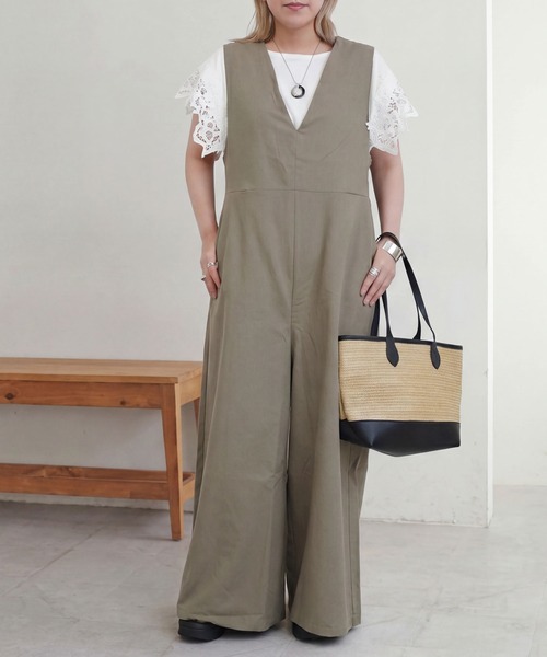 SELECT LEVERY（セレクトリベリー）の「Vネック綿麻サロペット ゆったり オールインワン（つなぎ/オールインワン・レディース・ブラック/ネイビー/オートミール/カーキ・SMALL/X-LARGE/LARGE/MEDIUM）」の15枚目の写真
